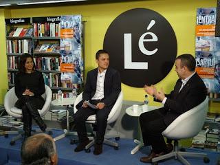 Lorenzo Silva y Mara Torres presentan el Día de las Librerías