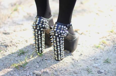 Spikes Jeffrey Campbell