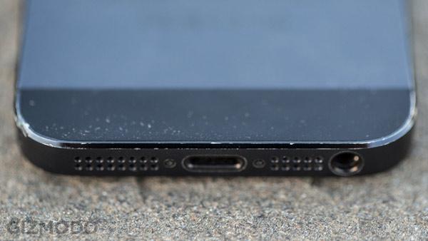 iPhone 5 carcasa deteriorada 4