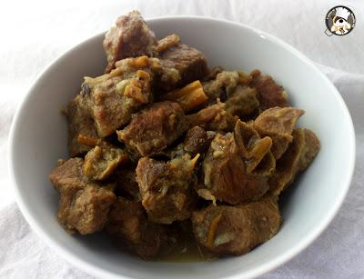Recetas tradicionales: Estofado de carrillada de cerdo con angulas de monte al curry y canela