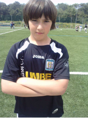 Valentín, pequeño fútbolista coruña necesita