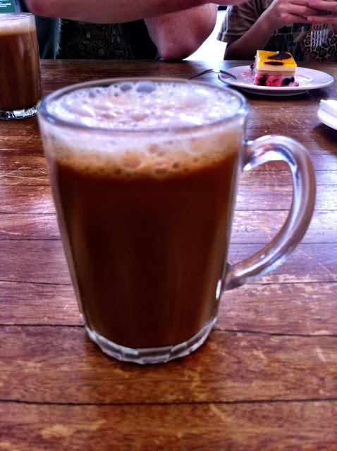 Un cafelito en Arab Street