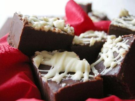 Chocolate and marshmallow fudge [dulce de azúcar]
