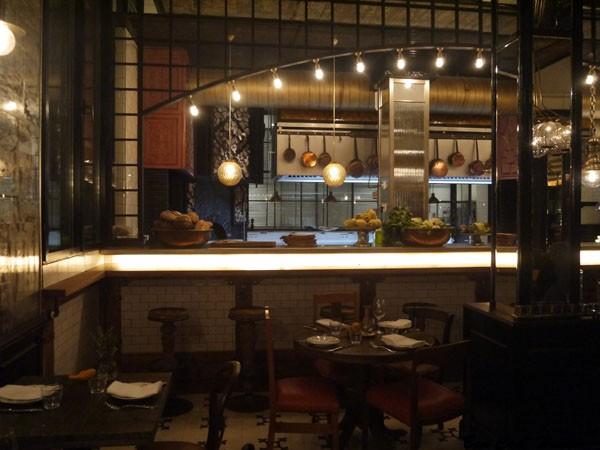 Toto Restaurante, gastronomía de inspiración italiana con productos de Km0 en una decoración modernista