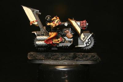 Seraphin Sepia de Cidael Shade en los Motoristas del Ala de Muerte de los Ángeles Oscuros