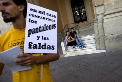 Día 5: reflexionando con imágenes sobre lo que los hombres podemos hacer para acabar con la violencia de género Día 5: reflexionando con imágenes sobre lo que los hombres podemos hacer para acabar con la violencia de género