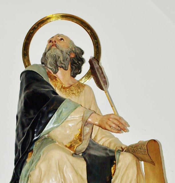 San Isaías, el Santo del poyetón.