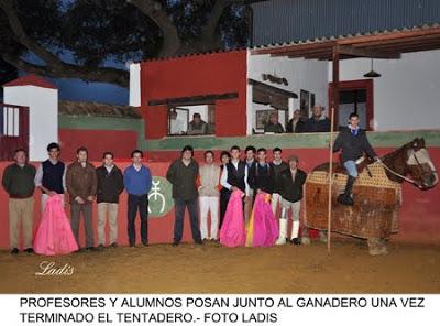 TENTADERO EN VILLALOBILLOS:SEIS ALUMNOS DE LA ESCUELA TAURINA DE CÓRDOBA PRACTICAN CON DOS ERALAS DE RAMÓN SÁNCHEZ