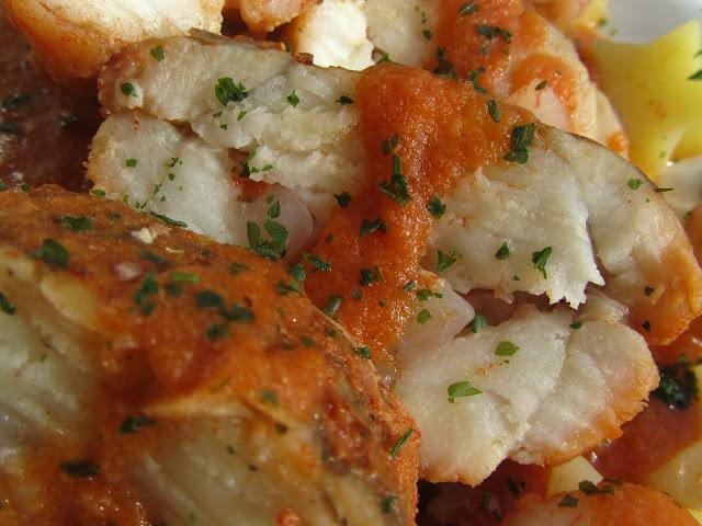 Rape alangostado relleno en salsa de gambas