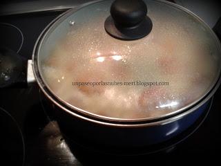 ALBÓNDIGAS DE POLLO CON SALSA DE CEBOLLA