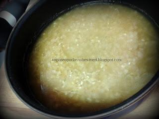 ALBÓNDIGAS DE POLLO CON SALSA DE CEBOLLA