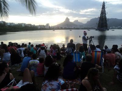 Brasil: gran fiesta de inauguración del mayor Árbol de Navidad fluctuante del mundo para 2012