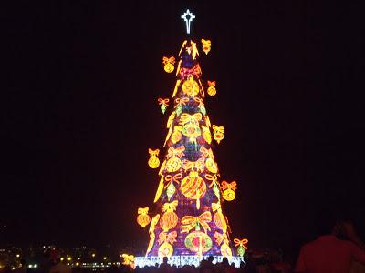 Brasil: gran fiesta de inauguración del mayor Árbol de Navidad fluctuante del mundo para 2012