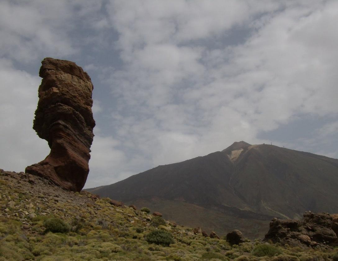 JUEGO DE IDENTIDADES - Armando Rodera