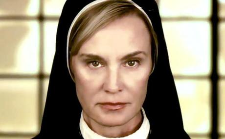 American Horror StoryJessica Lange(screngrab from trailer) El fetichismo de Ryan Murphy: Muerte y Sexo en American Horror Story