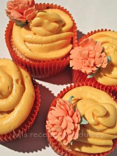 CUPCAKES DE CÓCTEL DE MARACUYÁ Y CHAMPÁN Y TUTORIAL PARA HACER LOS CLAVELES