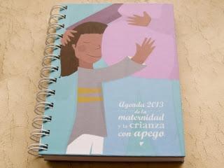Agenda Maternidad y Crianza con Apego 2013 de Hasta la luna y vuelta