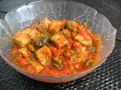 ATÚN ROJO CON TOMATE Y PIMIENTO