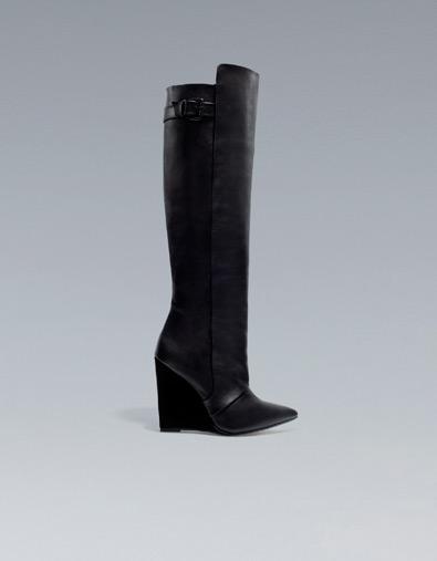 LAS BOTAS ALTAS EL NUEVO MUST/ HIGH BOOTS THE NEW MUST