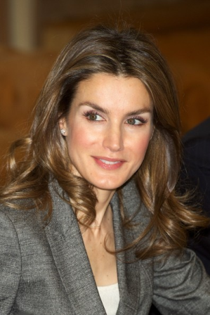 El estilo de Dña. Letizia en su encuentro con los ganadores de El estilo de Dña. Letizia en su encuentro con los ganadores de