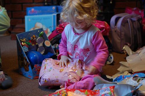 Los niños no deben recibir muchos juguetes en Navidad, sino pocos y buenos