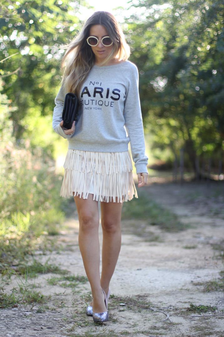 Idea de look con sudadera por fashion blogger