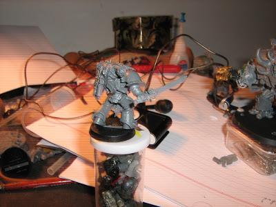 Retocando un poco las minis de Venganza Oscura(MEC)