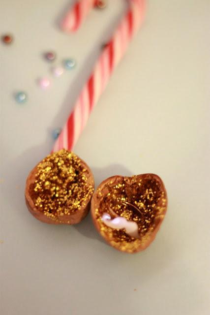 DIY Navidad- El regalo más diminuto….Regalos en una nuez DIY Navidad- El regalo más diminuto….Regalos en una nuez