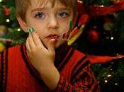 Navidad niños. Preparar niños, aprender mientras montamos árbol belén