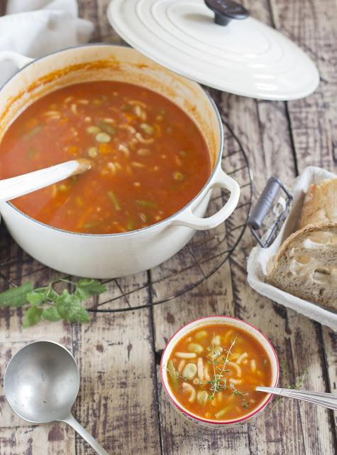 Sopa minestrone ( algo calentito para templar el cuerpo)