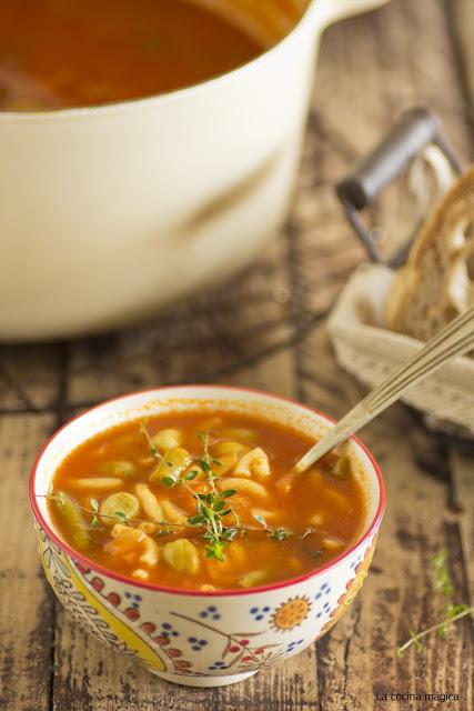 Sopa minestrone ( algo calentito para templar el cuerpo)