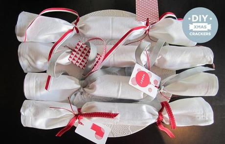 DIY CHRISTMAS CRACKERS
