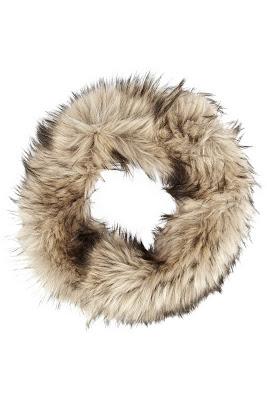 Protegete el cuello con los pañuelos más deseados de la temporada I Parte