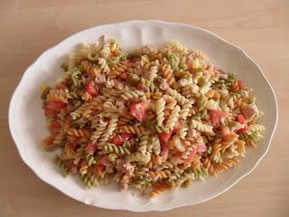 ENSALADA DE MACARRONES CON EMBUTIDOS