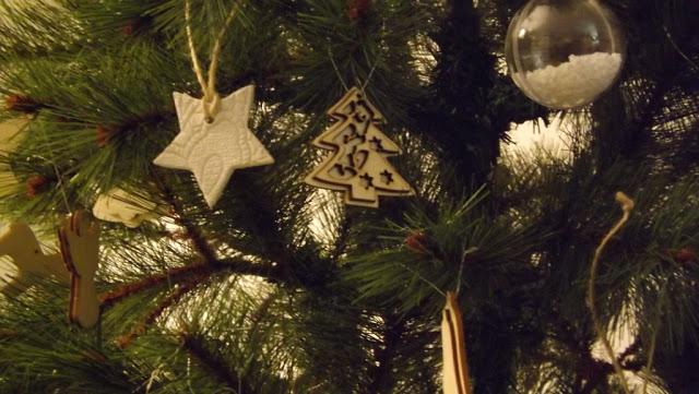 Montando el árbol de navidad...