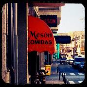 Mesón comidas de pan y chocolate.