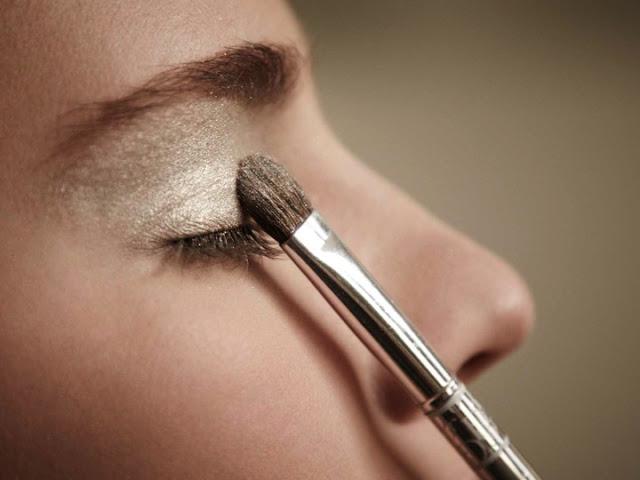 Maquillaje especial con la paleta Christmas Ball - Carnet de Maquillage de Dior.