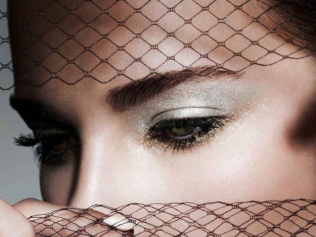 Maquillaje especial con la paleta Christmas Ball - Carnet de Maquillage de Dior.