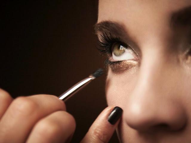 Maquillaje especial con la paleta Christmas Ball - Carnet de Maquillage de Dior.