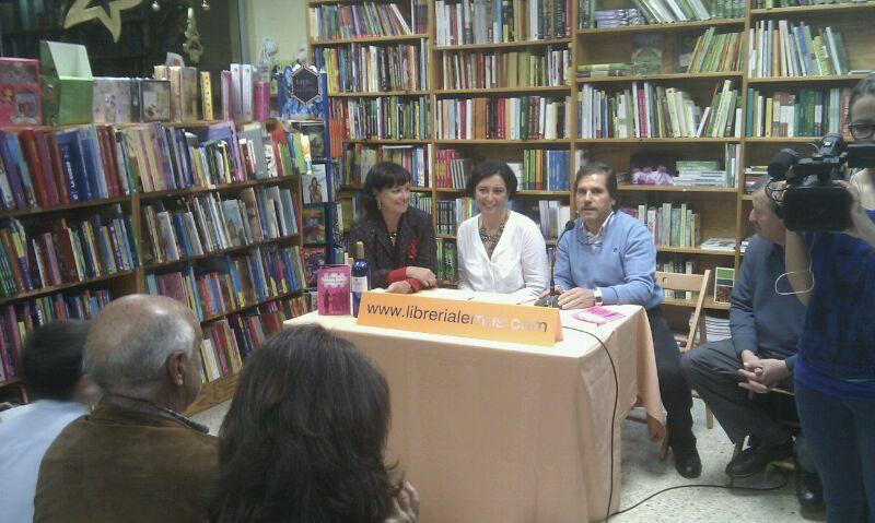 De presentaciones y firmas