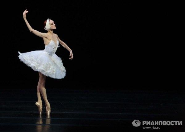 '' Three Centuries of the St. Petersburg Ballet'' flashed during one evening<br /></div>
” src=”http://img1.1tv.ru/imgsize640x360/PR20121208122227.JPG” /></p>
<address>Estudiantes de Vaganova</address>
<p><div class=