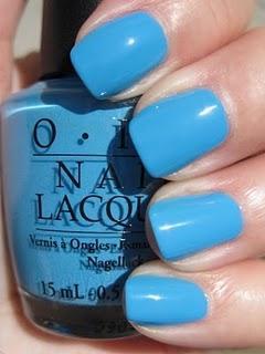 Uñas azules para esta temporada