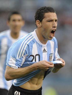 Argentina aplasta a Canadá