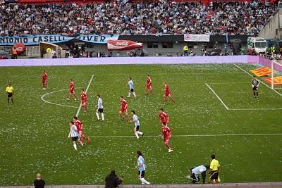 UNA MUJER SUELTA EN EL MONUMENTAL I