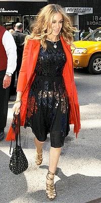 Sarah Jessica Parker in Oscar De La Renta Fall 2010