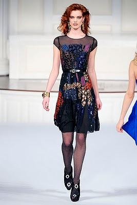 Sarah Jessica Parker in Oscar De La Renta Fall 2010