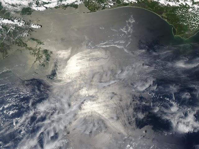 La gran mancha de petróleo de BP en el  Golfo de México, vista desde el espacio