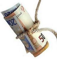 «Por la presente lamento comunicarles»...