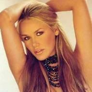 MODELO ABORTISTA QUIERE SER SANTA