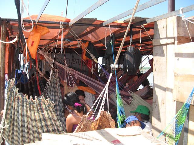 Consejos para viajar en barco por la selva del Perú